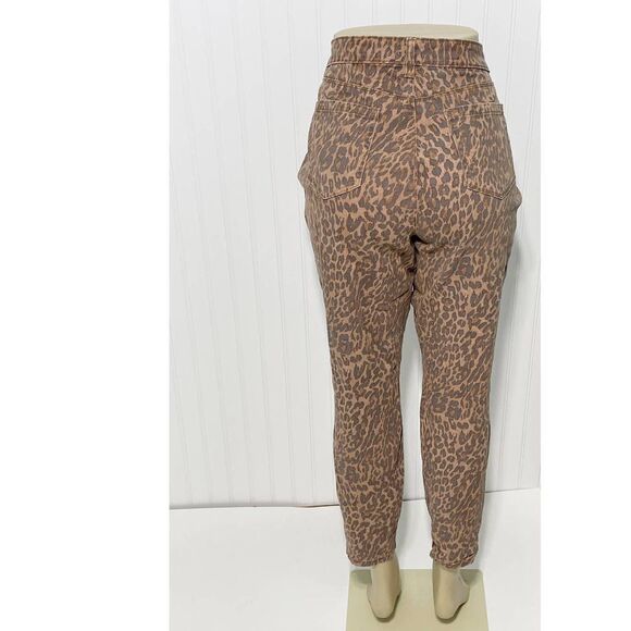 Style & Co Wild Puma Skinny Jeans Curvy Mid Rise Tummy Control Animal Print 4 - Picture 14 of 15